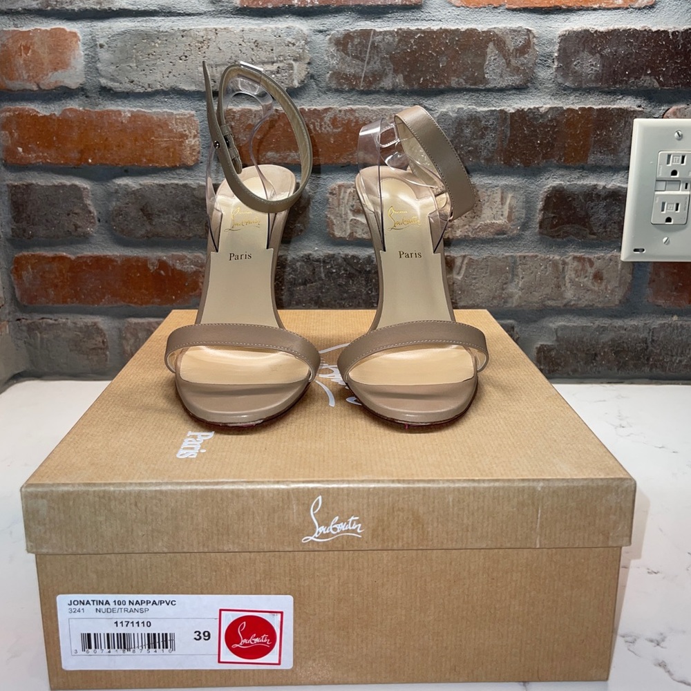 Christian Louboutin- Jonatina